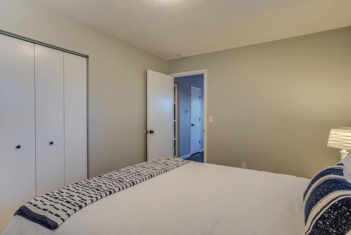Holiday home Romantic Getaway Base Of Mountains Parks & Trails Colorado Springs